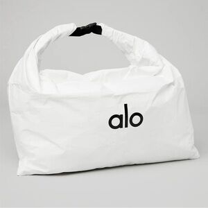 Keep It Dry Fitness Bag - White
Alo Yoga